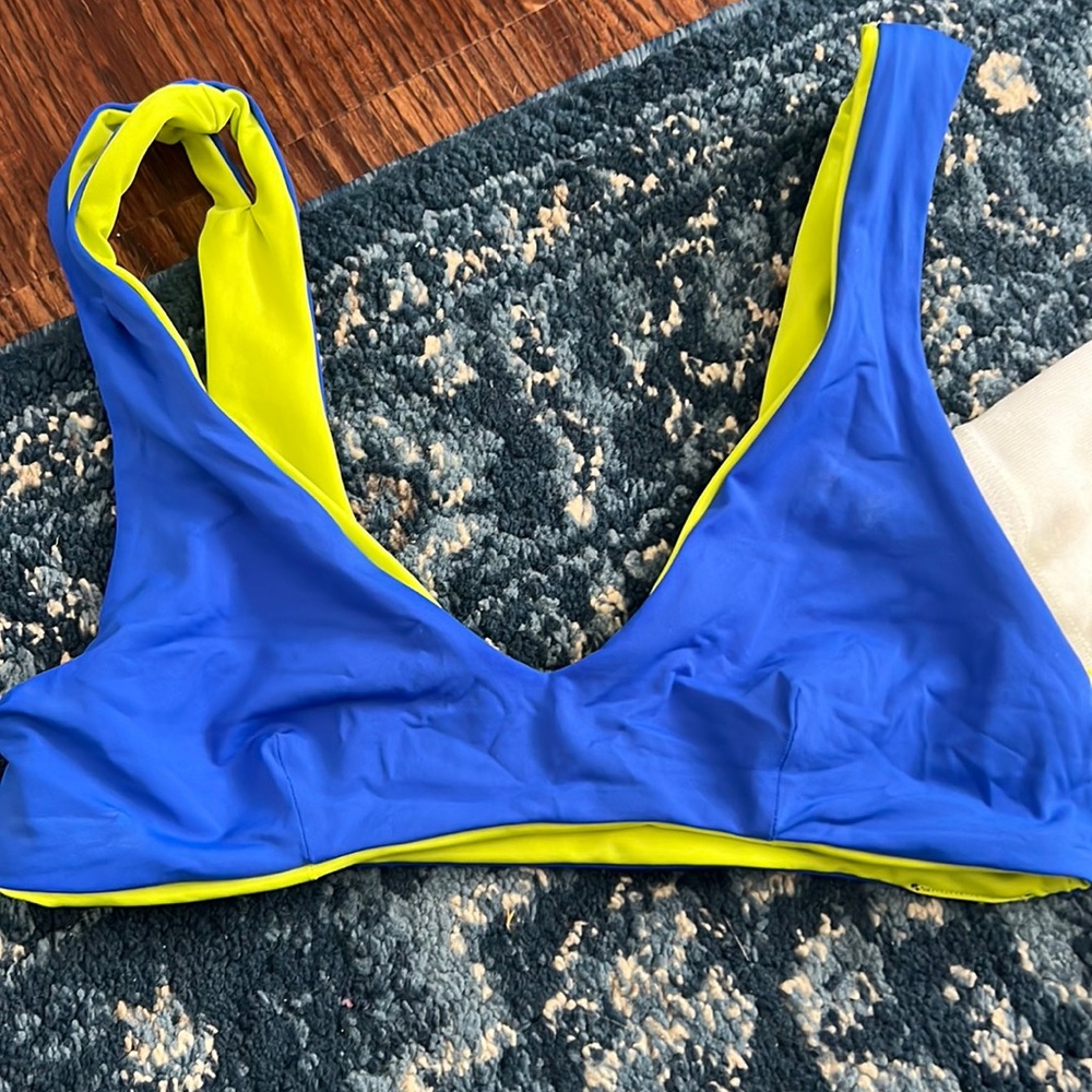 l*space one wave reversible top ALSO SOLD AS SET
